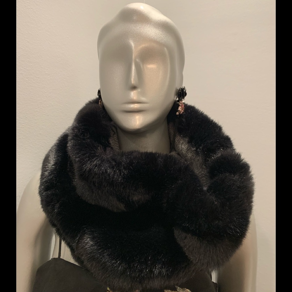 Faded Glory reversible Talla Unica Fur Trim